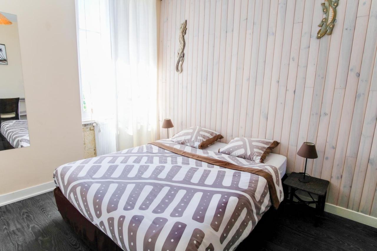 Les Gues Rivieres Bed and Breakfast Pujols  Exteriör bild