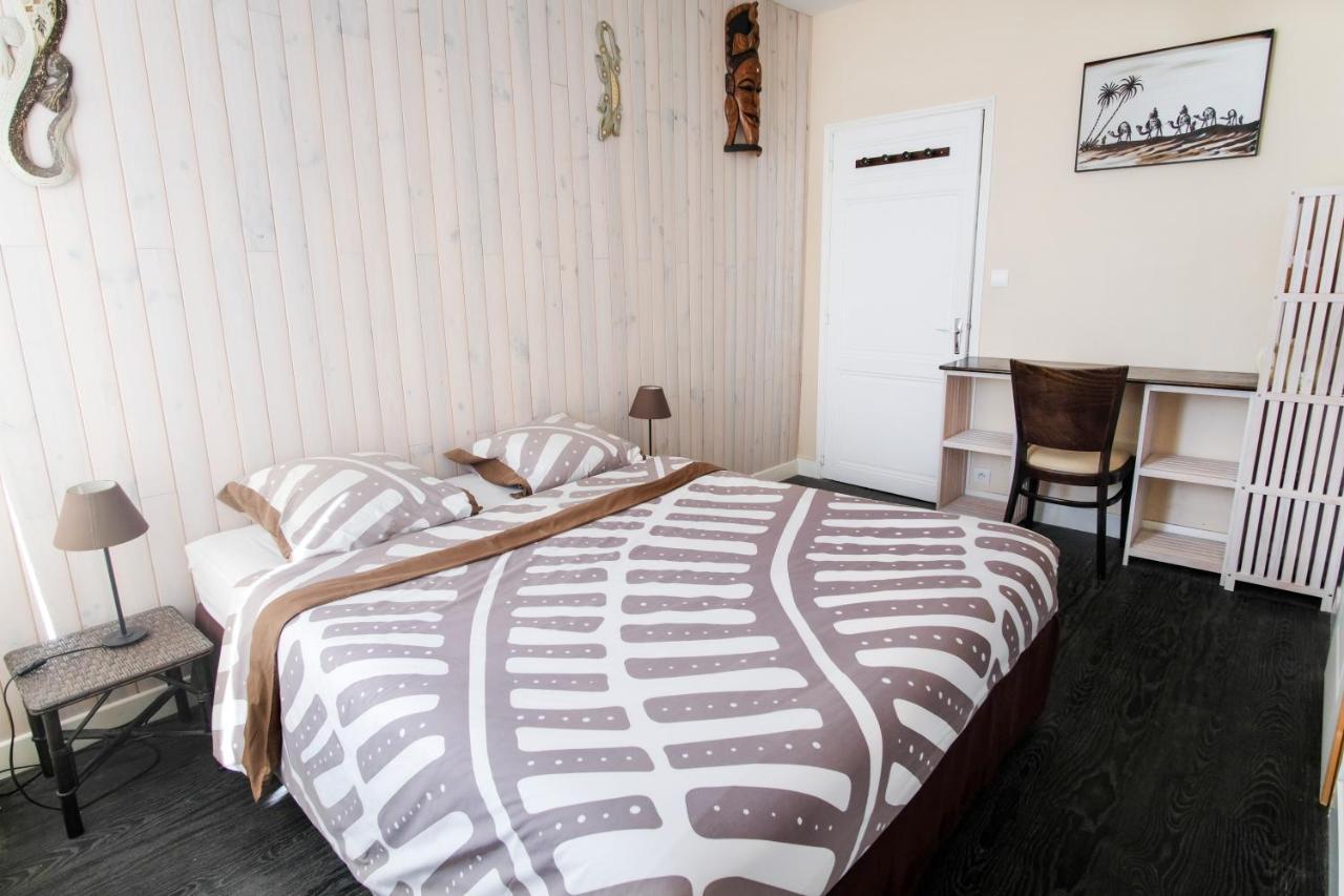 Les Gues Rivieres Bed and Breakfast Pujols  Exteriör bild