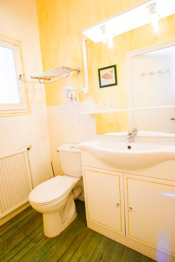 Les Gues Rivieres Bed and Breakfast Pujols  Exteriör bild